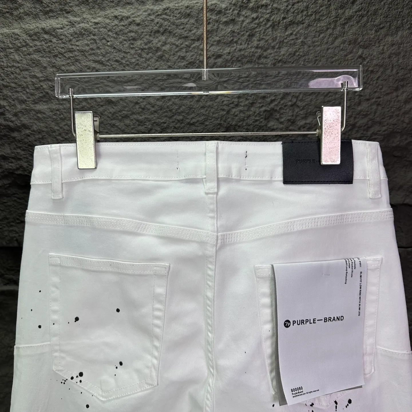 PURPLE BRAND 2026 New Arrival White Pleated Ink Splashed Holes Couple Style Loose Bootcut Jeans High Version High Version Top Ceiling Quality Styles with different wash textures, very friendly to people with thin legs and thick legs. The loose bootcut style is very flattering to the leg shape. Moderate length that never goes out of style, easy and casual to match, basic styling for various styles, a must-have in the wardrobe! The fabric is stiff but also makes the upper body soft without losing texture. The washing process is even more perfect. It is a must-have item for everyone! ! ! Washed wheat, hang tag, pants label, three labels complete Color: White Size: 28, 30, 32, 34, 36 (five sizes)
